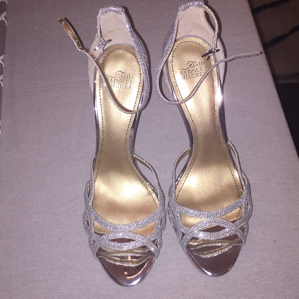 Brand New Belle Badgley Mischka silver heels sz 9